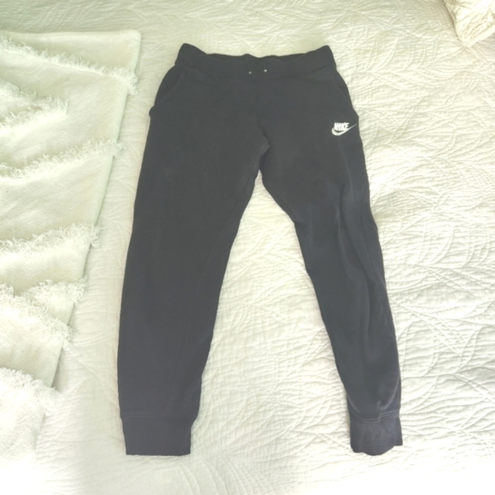 EUC Nike Black And White Classic Sweatpants, Size XL/Size M